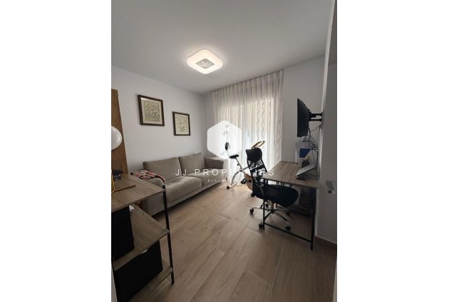 Aus zweiter Hand - Villa -
Orihuela Costa - Villamartín-las Filipinas