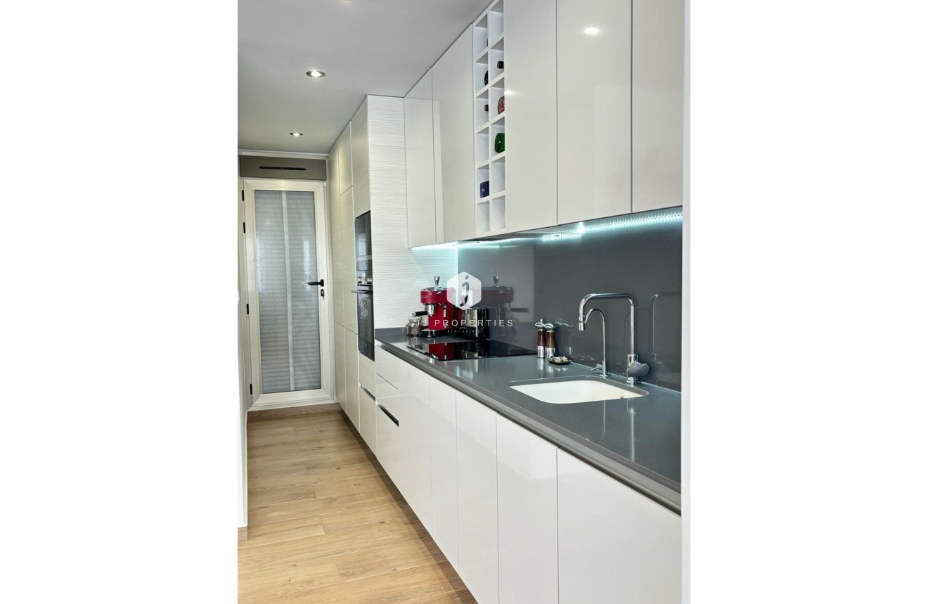 Aus zweiter Hand - Villa -
Orihuela Costa - Villamartín-las Filipinas