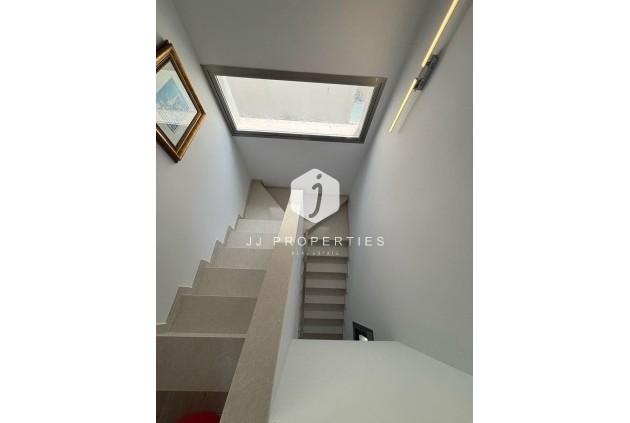 Aus zweiter Hand - Villa -
Orihuela Costa - Villamartín-las Filipinas