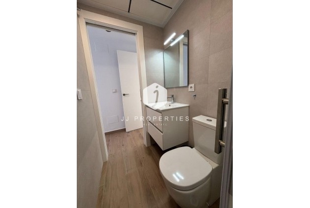 Aus zweiter Hand - Villa -
Orihuela Costa - Villamartín-las Filipinas