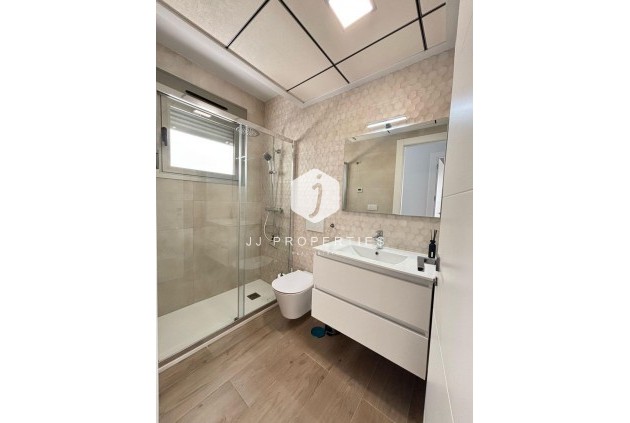 Aus zweiter Hand - Villa -
Orihuela Costa - Villamartín-las Filipinas