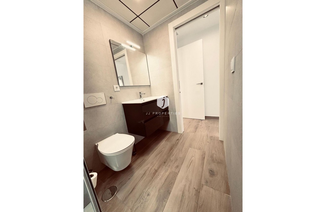 Aus zweiter Hand - Villa -
Orihuela Costa - Villamartín-las Filipinas