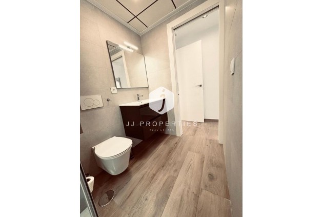 Aus zweiter Hand - Villa -
Orihuela Costa - Villamartín-las Filipinas