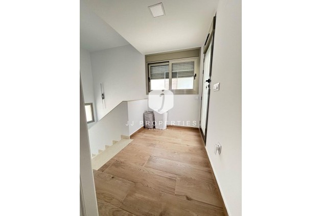 Aus zweiter Hand - Villa -
Orihuela Costa - Villamartín-las Filipinas