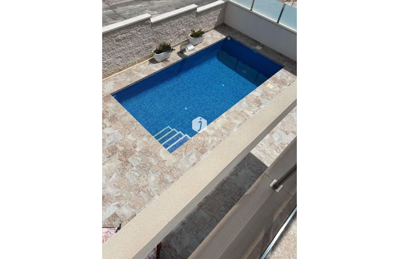 Aus zweiter Hand - Villa -
Orihuela Costa - Villamartín-las Filipinas