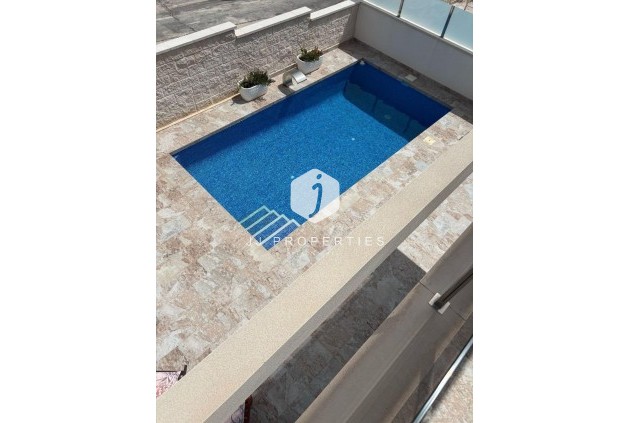 Aus zweiter Hand - Villa -
Orihuela Costa - Villamartín-las Filipinas