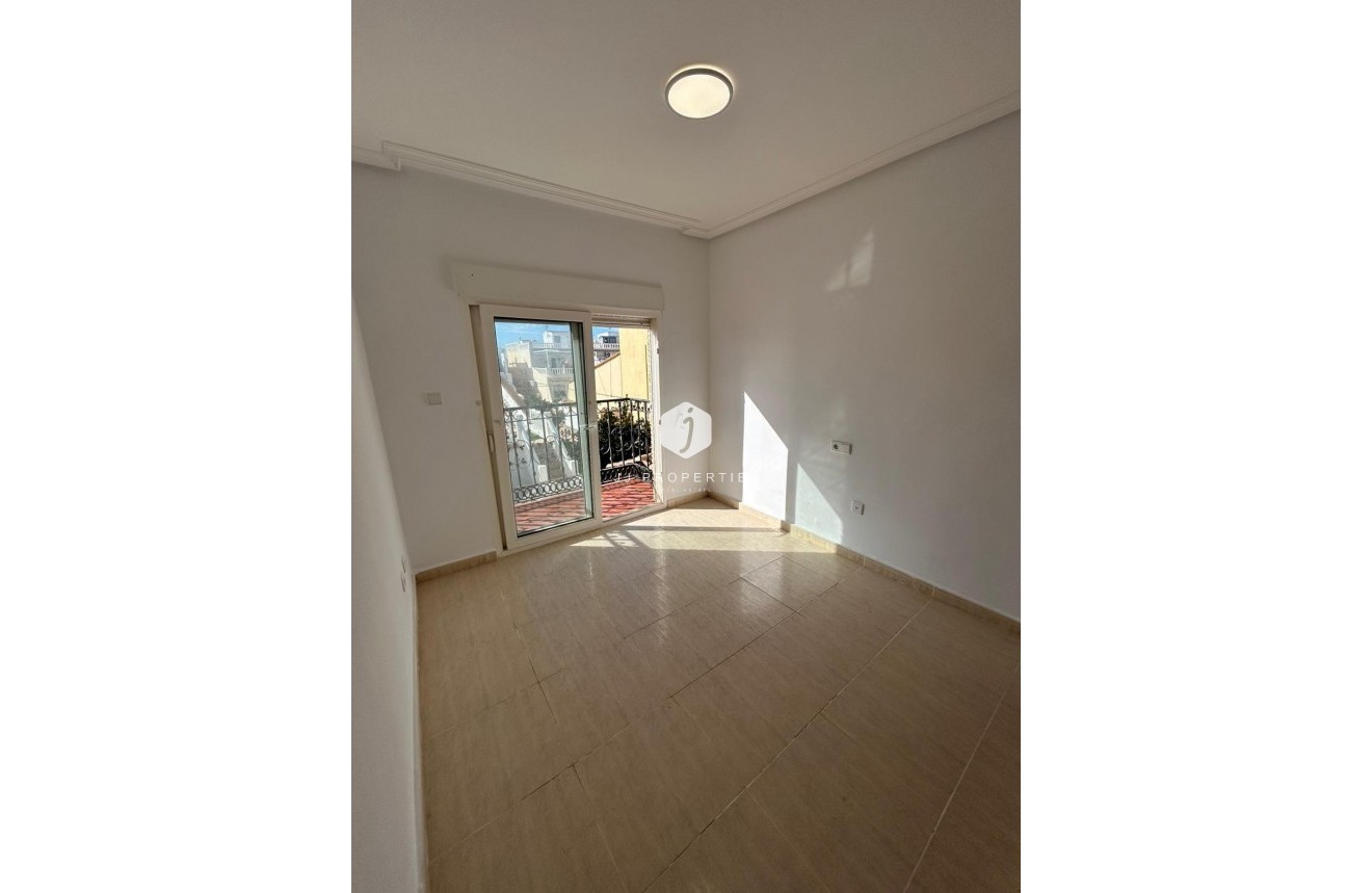 Resale - Duplex -
Orihuela Costa - Los Almendros-la Florida