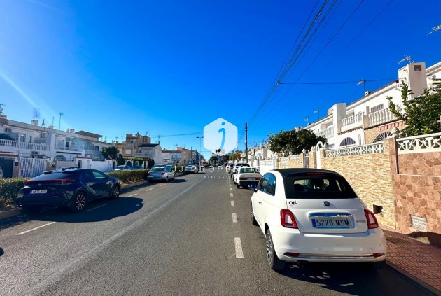 Aus zweiter Hand - Chalet -
Torrevieja - Estacion de autobuses