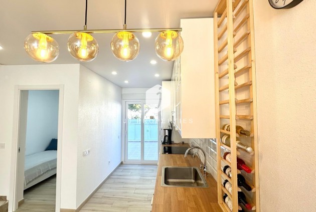 Aus zweiter Hand - Chalet -
Torrevieja - Estacion de autobuses