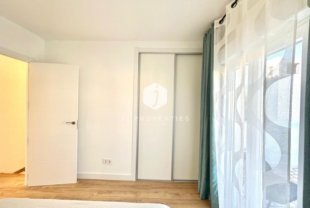 Aus zweiter Hand - Chalet -
Torrevieja - Estacion de autobuses