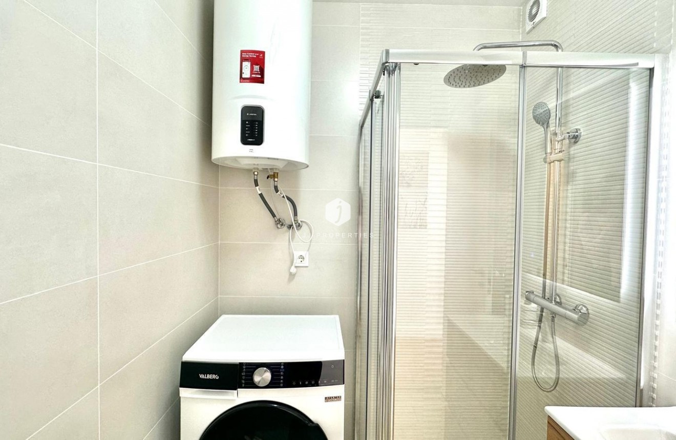 Aus zweiter Hand - Chalet -
Torrevieja - Estacion de autobuses