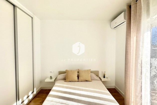 Aus zweiter Hand - Chalet -
Torrevieja - Estacion de autobuses