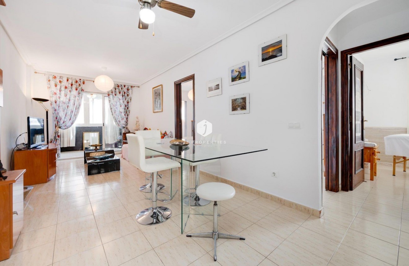 Resale - Apartment / flat -
Torrevieja - La Siesta - El Salado - Torreta