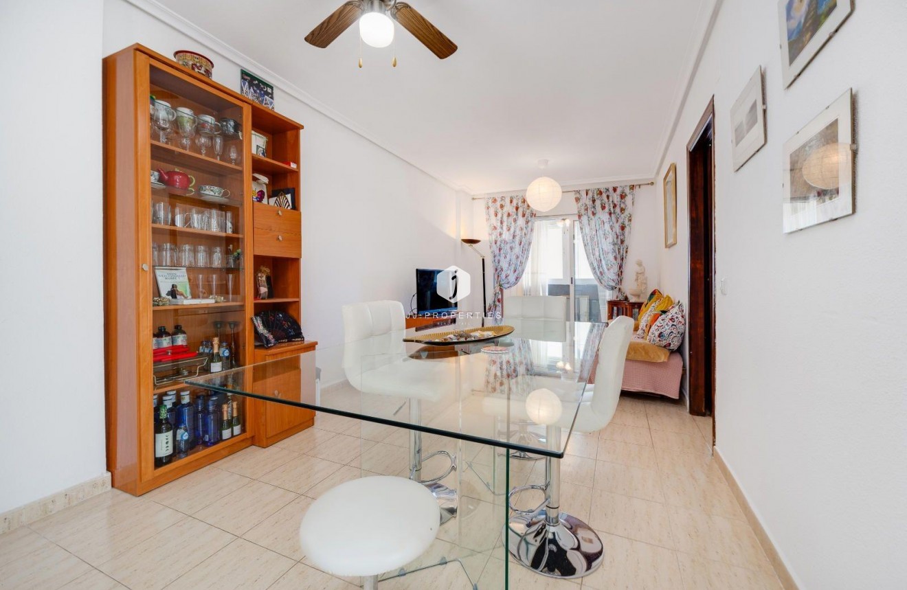 Resale - Apartment / flat -
Torrevieja - La Siesta - El Salado - Torreta
