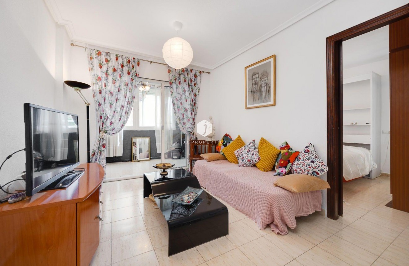 Resale - Apartment / flat -
Torrevieja - La Siesta - El Salado - Torreta