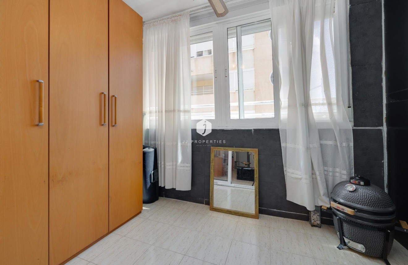 Resale - Apartment / flat -
Torrevieja - La Siesta - El Salado - Torreta