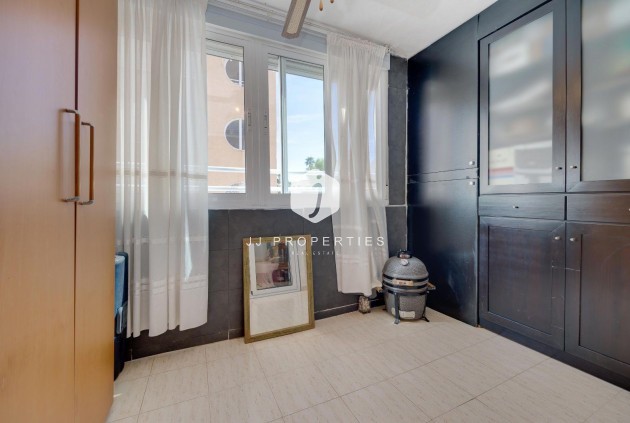 Resale - Apartment / flat -
Torrevieja - La Siesta - El Salado - Torreta