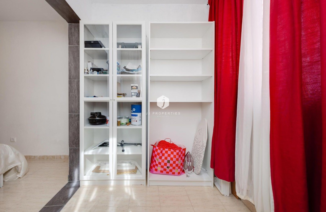 Resale - Apartment / flat -
Torrevieja - La Siesta - El Salado - Torreta