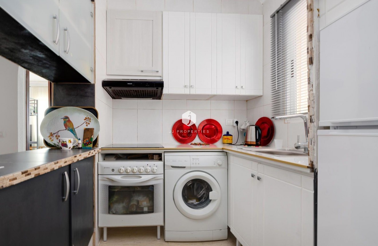 Resale - Apartment / flat -
Torrevieja - La Siesta - El Salado - Torreta