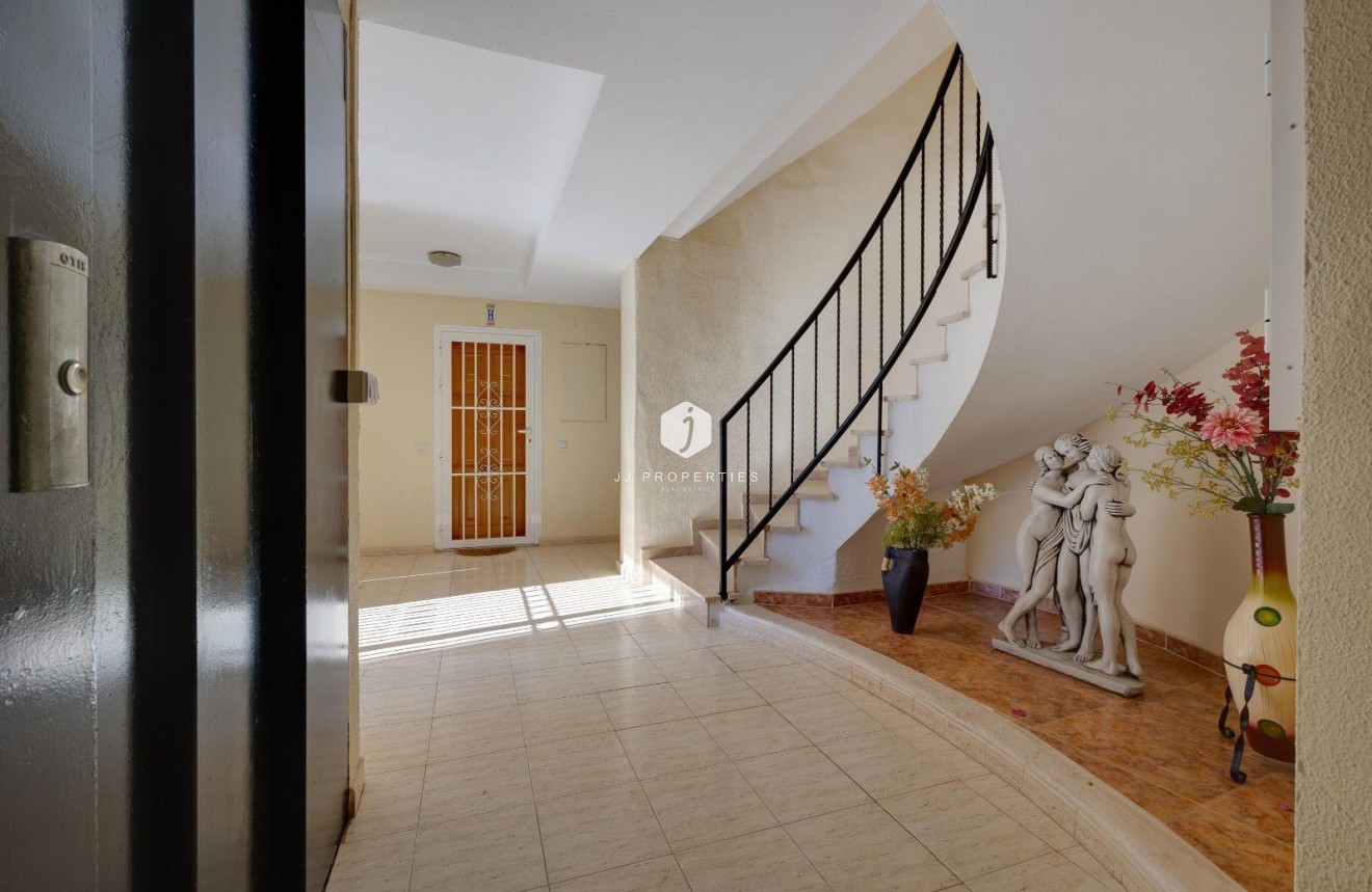 Resale - Apartment / flat -
Torrevieja - La Siesta - El Salado - Torreta