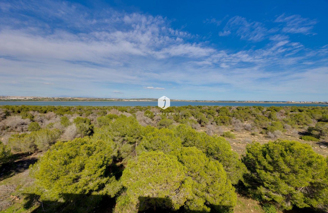 Resale - Apartment / flat -
Torrevieja - La Siesta - El Salado - Torreta