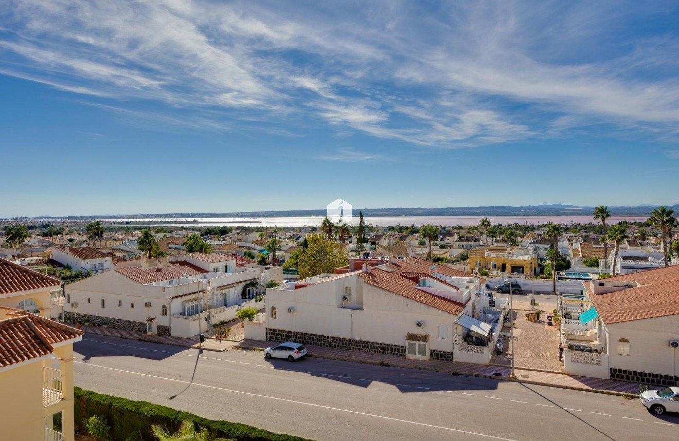 Resale - Apartment / flat -
Torrevieja - La Siesta - El Salado - Torreta