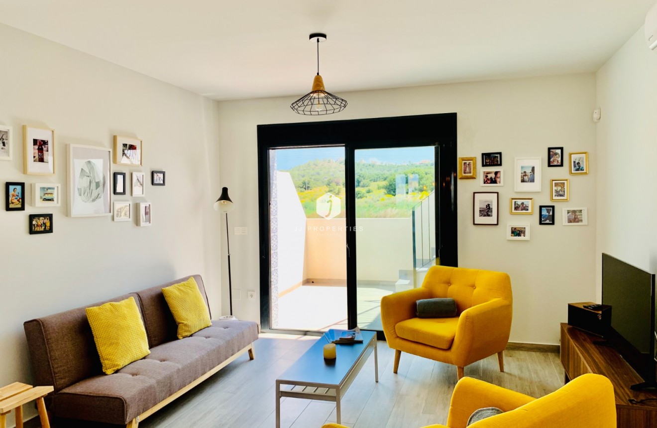 Aus zweiter Hand - Wohnung -
San Miguel de Salinas - Inland