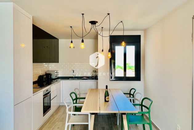 Aus zweiter Hand - Wohnung -
San Miguel de Salinas - Inland