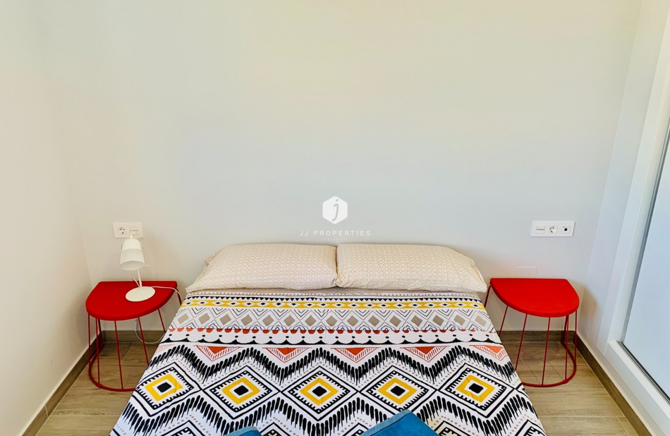 Aus zweiter Hand - Wohnung -
San Miguel de Salinas - Inland