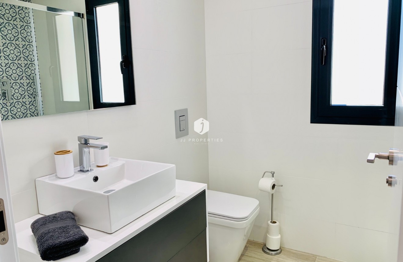 Aus zweiter Hand - Wohnung -
San Miguel de Salinas - Inland