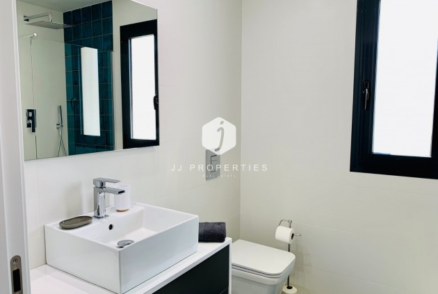 Aus zweiter Hand - Wohnung -
San Miguel de Salinas - Inland