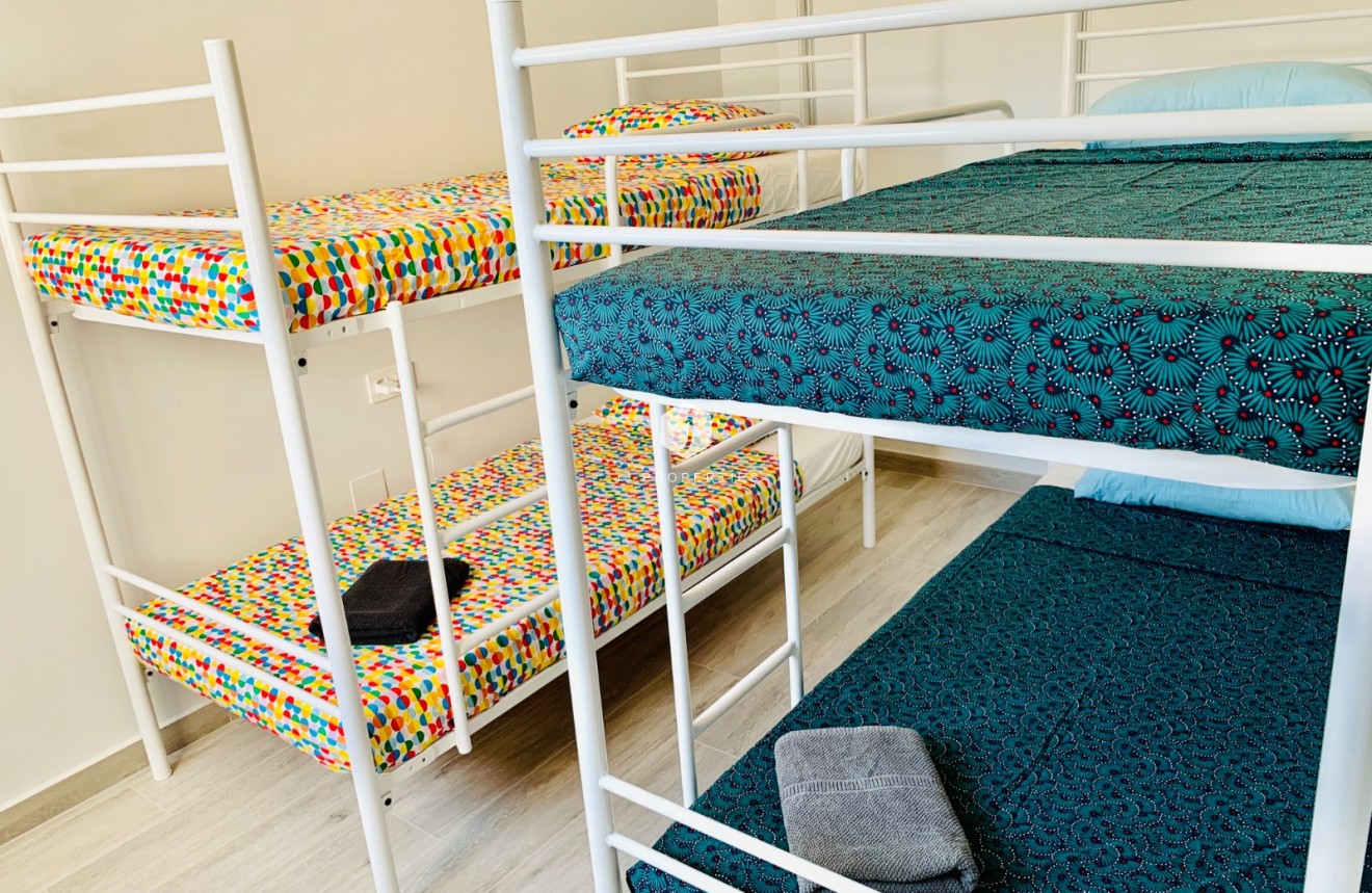 Aus zweiter Hand - Wohnung -
San Miguel de Salinas - Inland