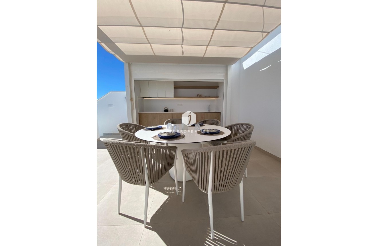 Neue Gebäude - Bungalow -
Pilar de la Horadada - pueblo