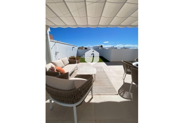 Neue Gebäude - Bungalow -
Pilar de la Horadada - pueblo