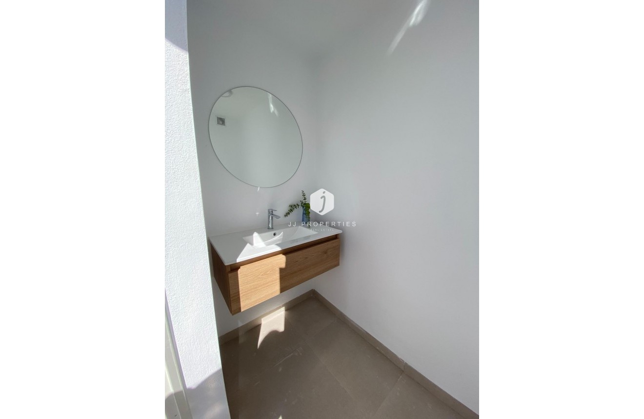 Neue Gebäude - Bungalow -
Pilar de la Horadada - pueblo