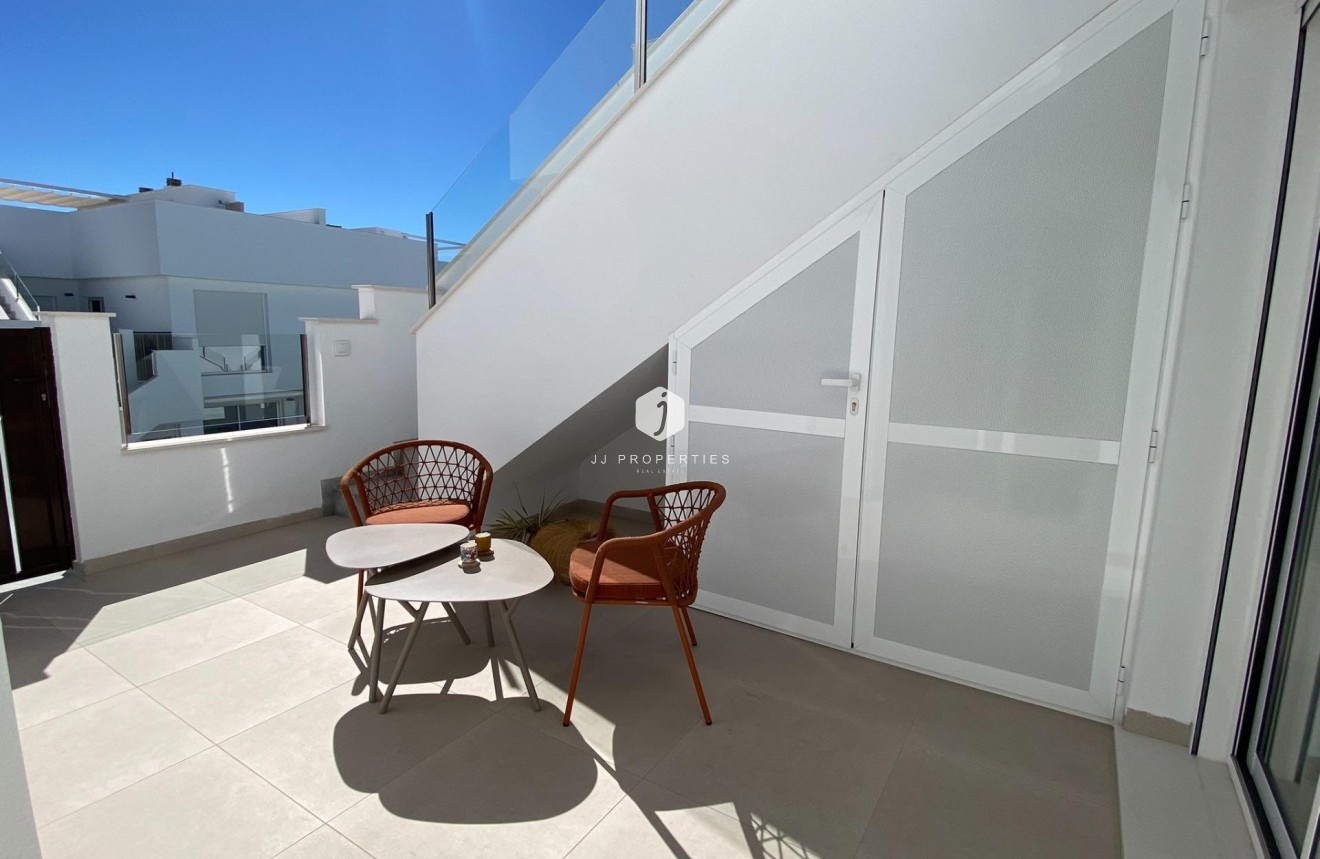 Neue Gebäude - Bungalow -
Pilar de la Horadada - pueblo