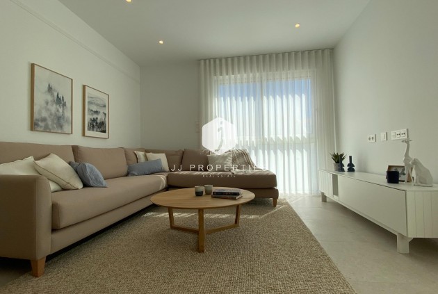 Neue Gebäude - Bungalow -
Pilar de la Horadada - pueblo