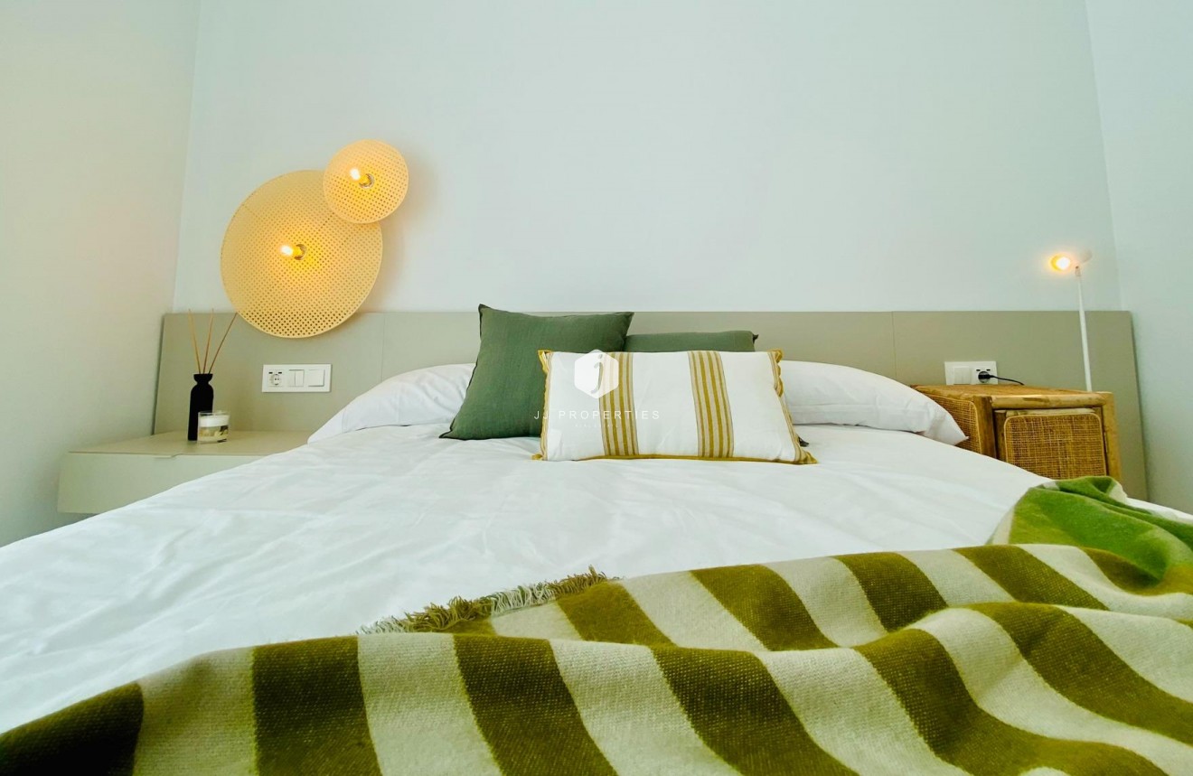 Neue Gebäude - Bungalow -
Pilar de la Horadada - pueblo