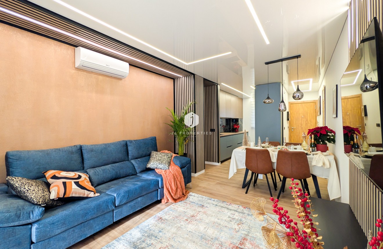 Resale - Apartment / flat -
Torrevieja - Costa Blanca