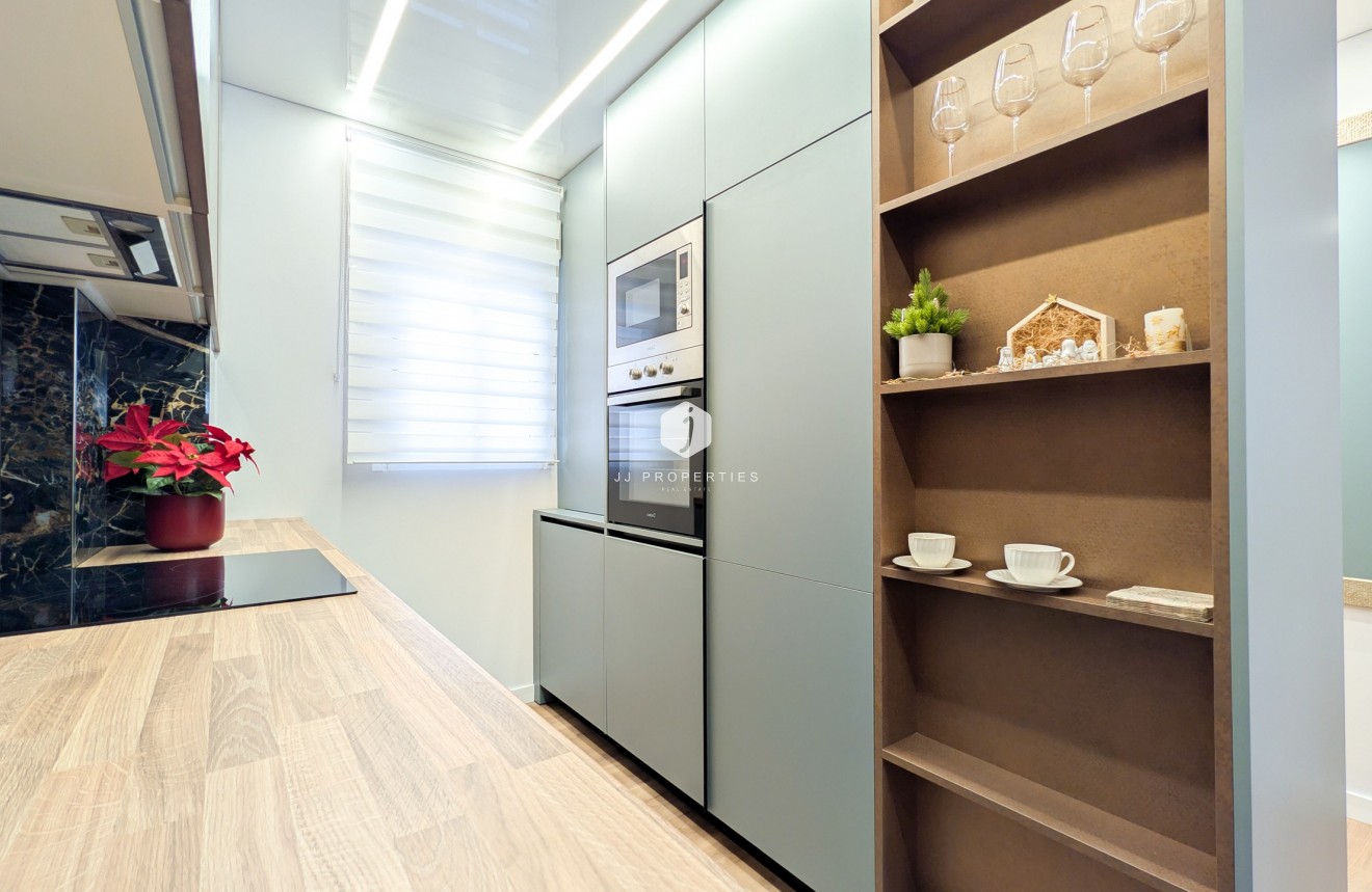 Resale - Apartment / flat -
Torrevieja - Costa Blanca