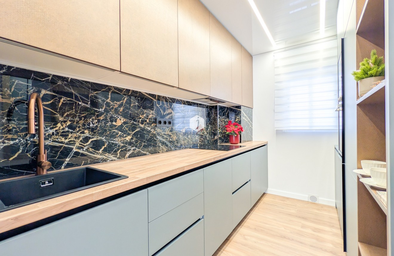 Resale - Apartment / flat -
Torrevieja - Costa Blanca