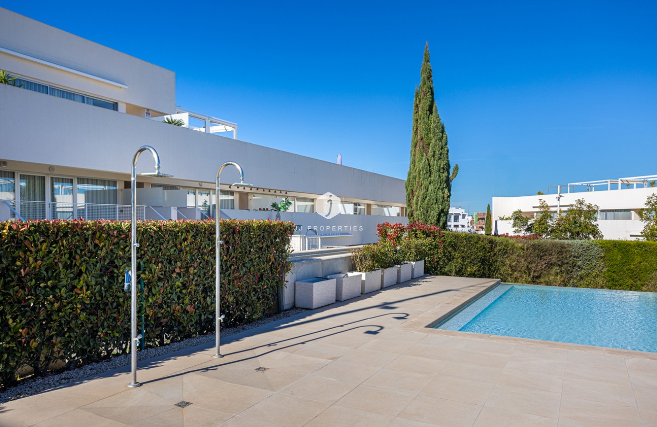Aus zweiter Hand - Penthouse -
Torrevieja - Los Balcones