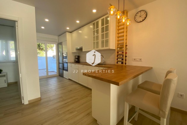 Resale - Chalet -
Torrevieja - Costa Blanca