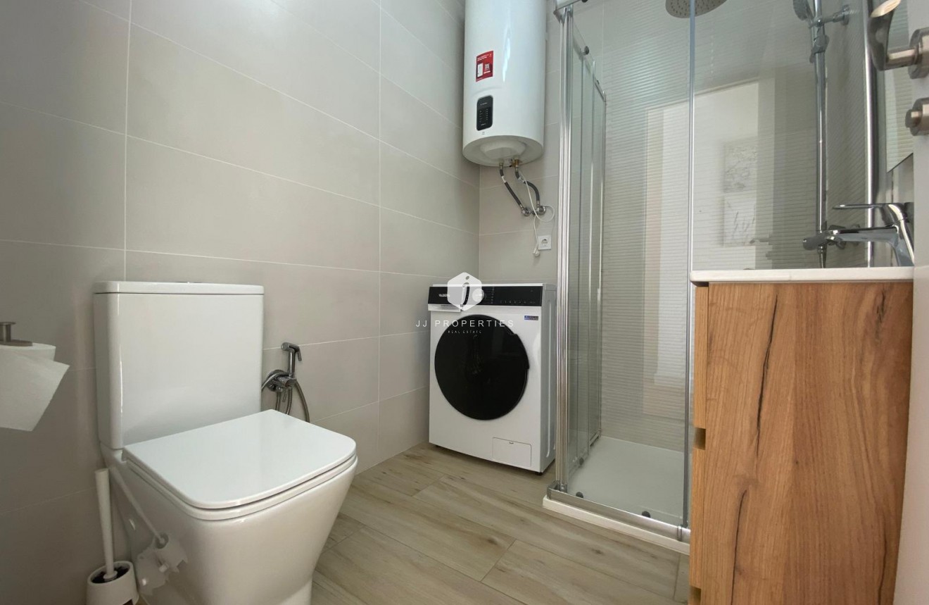 Resale - Chalet -
Torrevieja - Costa Blanca