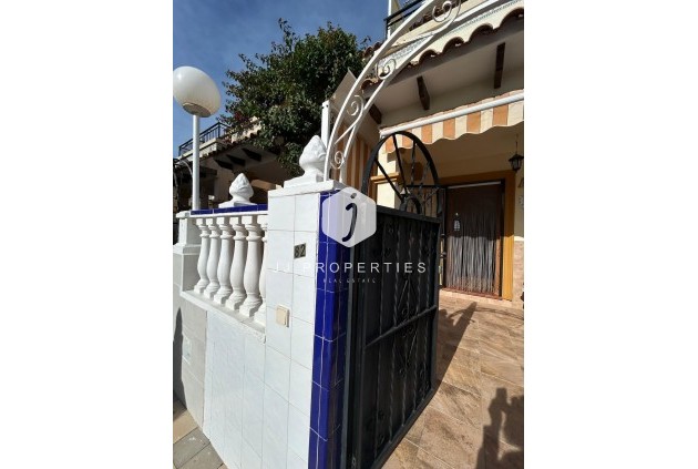 Z drugiej ręki - Dupleks -
Orihuela Costa - Punta Prima