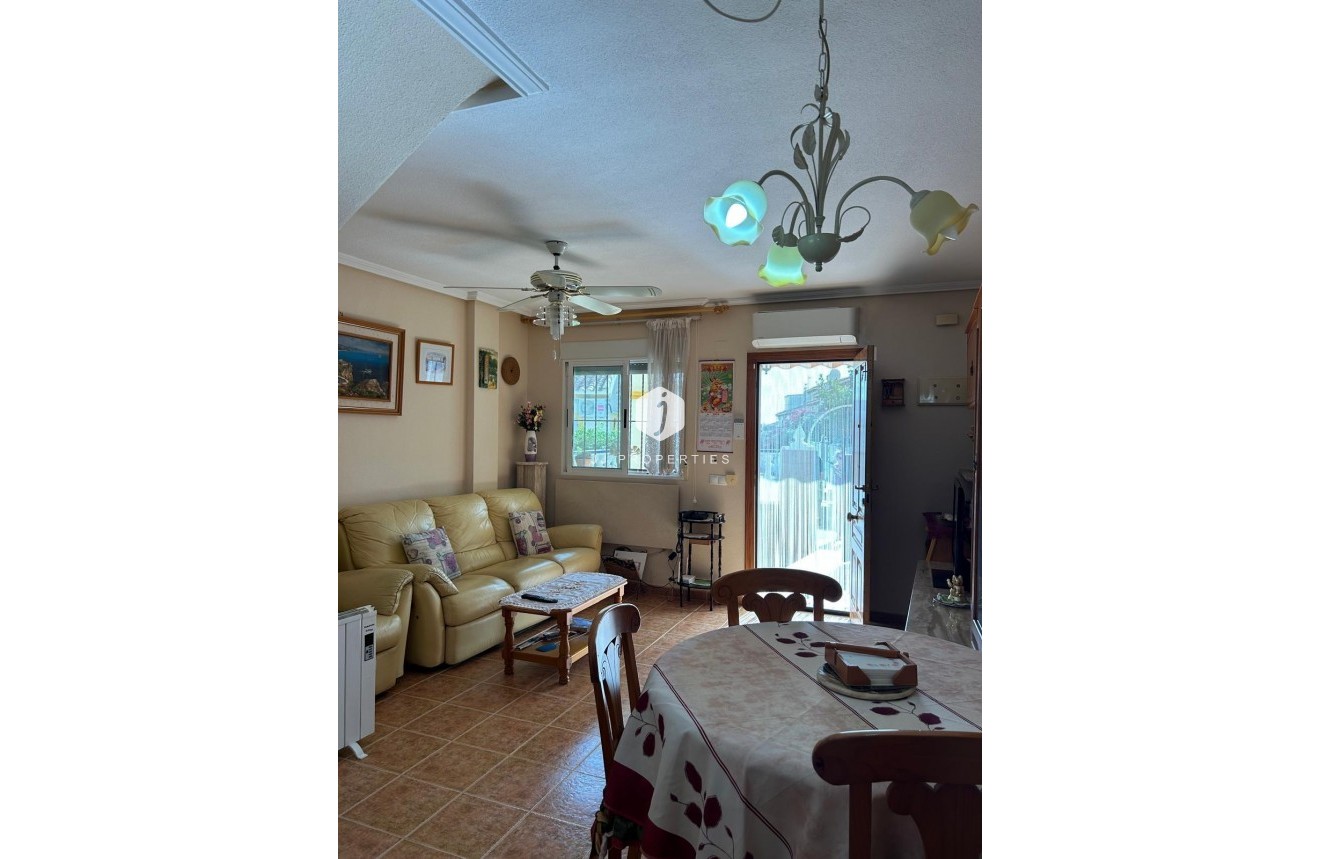 Z drugiej ręki - Dupleks -
Orihuela Costa - Punta Prima