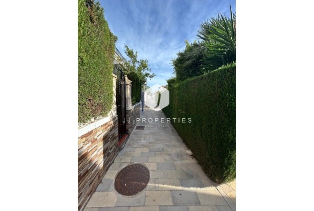 Z drugiej ręki - Dupleks -
Orihuela Costa - Punta Prima