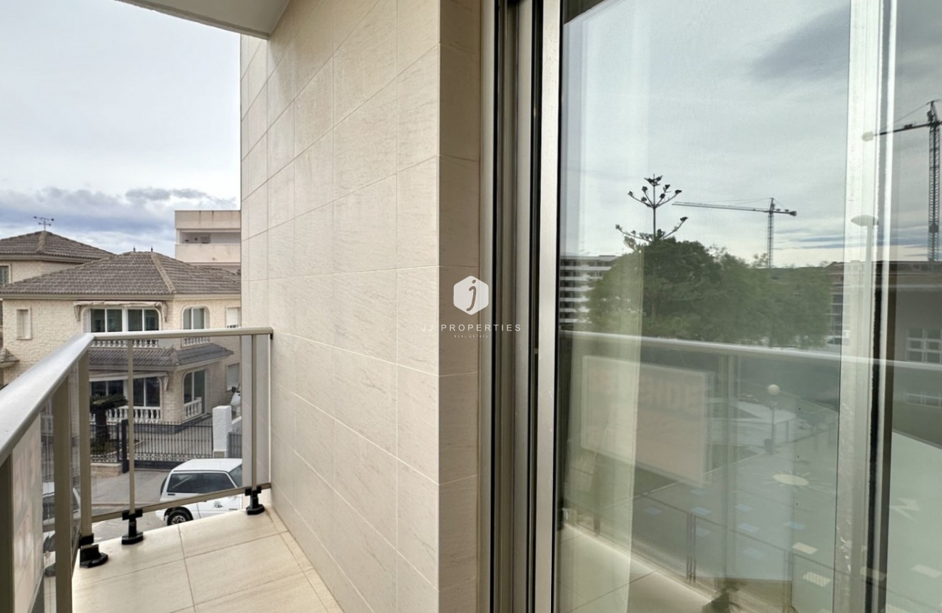 Aus zweiter Hand - Wohnung -
San Miguel de Salinas - Inland