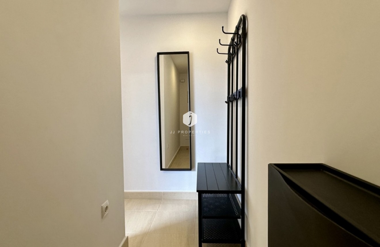 Aus zweiter Hand - Wohnung -
San Miguel de Salinas - Inland