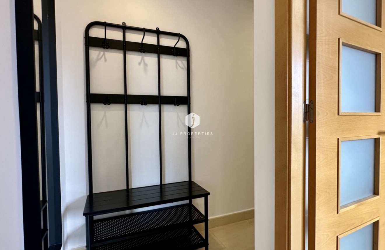 Aus zweiter Hand - Wohnung -
San Miguel de Salinas - Inland